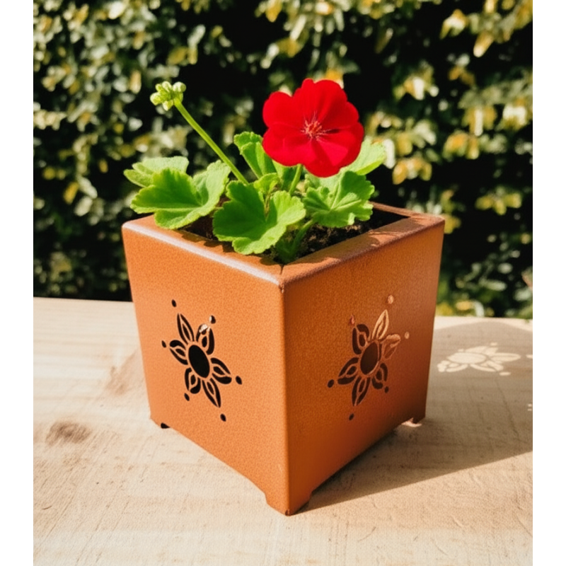 Mini macetero cubo calado oxido 10x10x10cm.