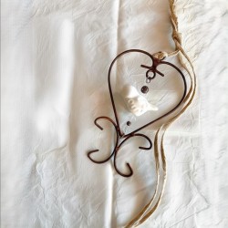 Colgante hierro corazón c/pajarito cerámica crudo-4-chapadeco.com
