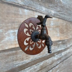 Placa canilla embellecedor flor chapa oxido