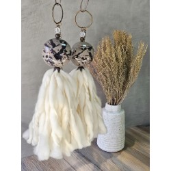 Borla medallón cerámica pintado gris manchas negras - 1